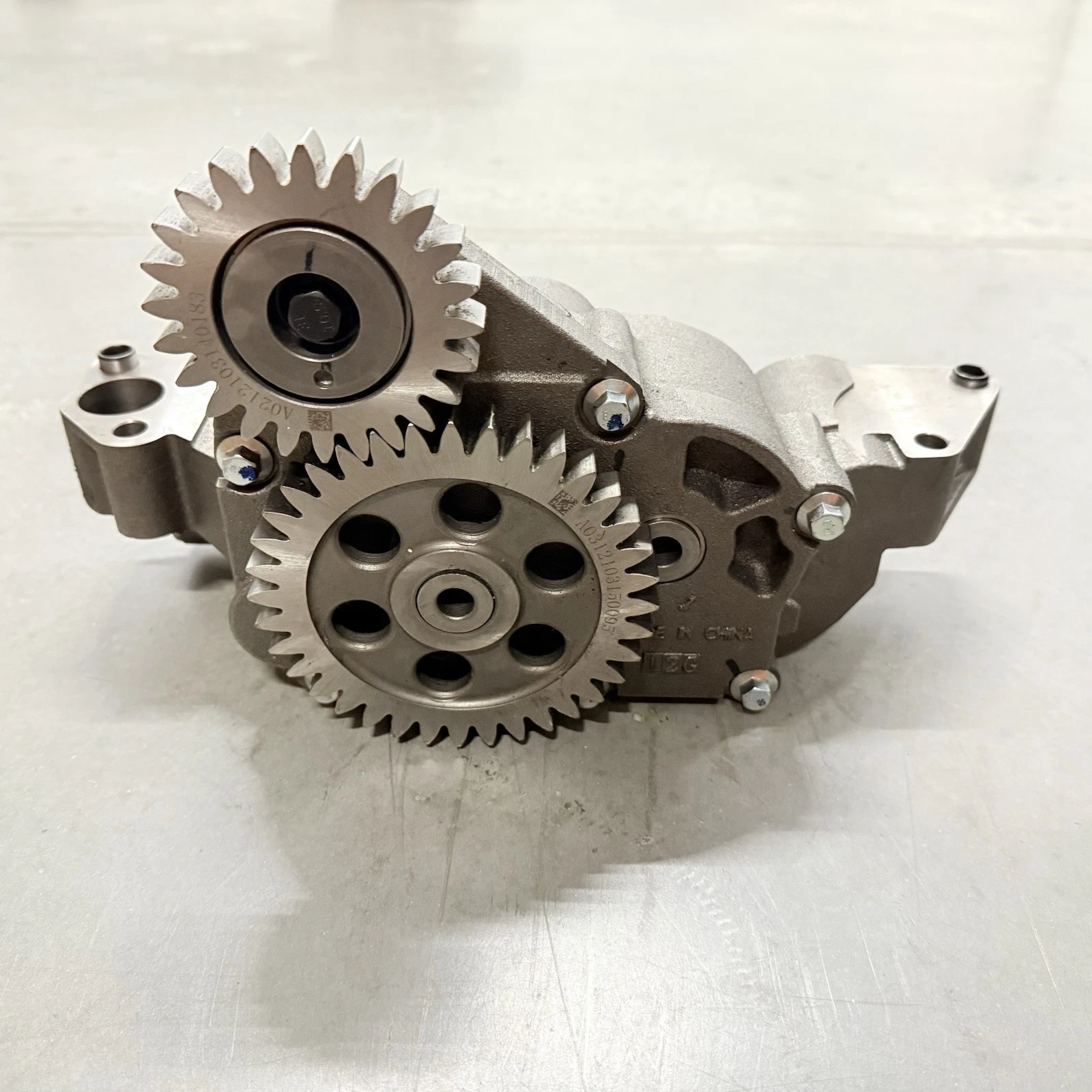 OEM Cummins Lubricating Oil Pump for ISX15 Engines | Replaces 5599284, 4026691, 5679854, 5532492, 368752
